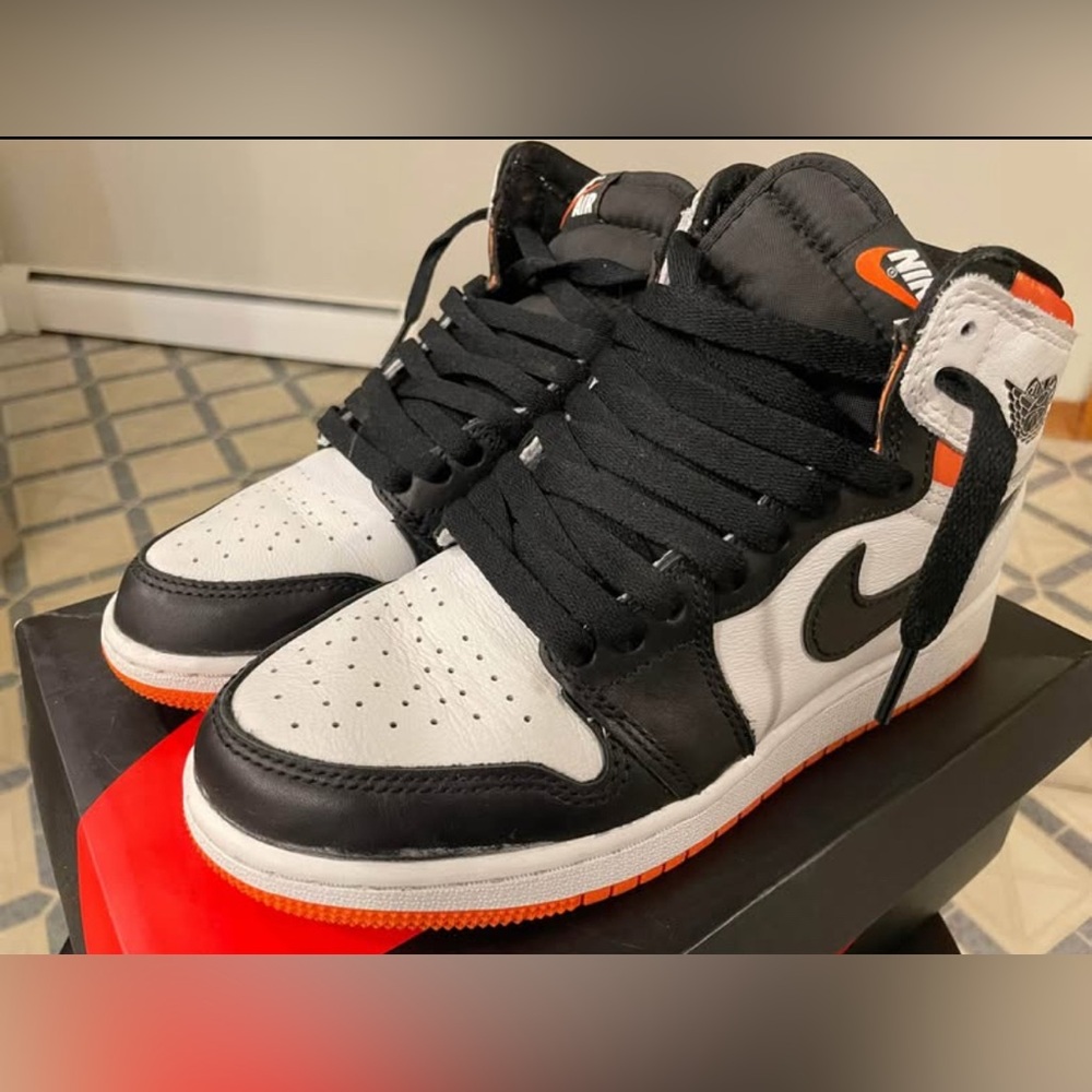 Air Jordan 1 Retro High OG “Electro Orange” Sneakers - Picture 7 of 8